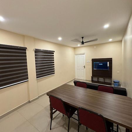 Heres Haut Residency Kochi Extérieur photo