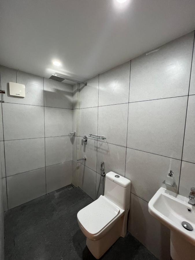Heres Haut Residency Kochi Extérieur photo