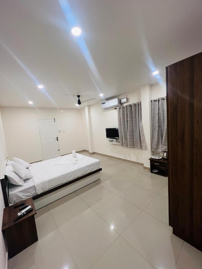 Heres Haut Residency Kochi Extérieur photo