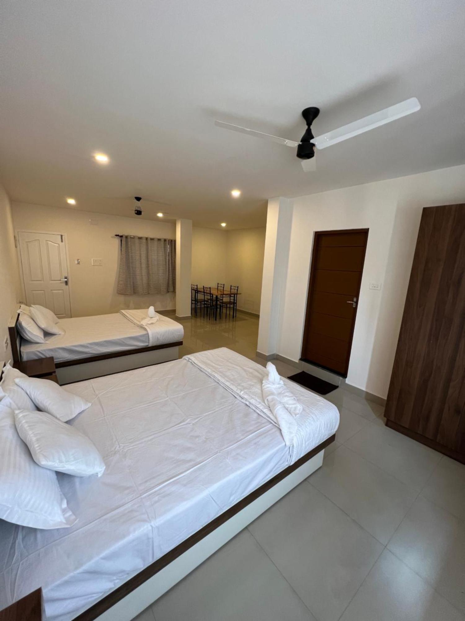 Heres Haut Residency Kochi Extérieur photo