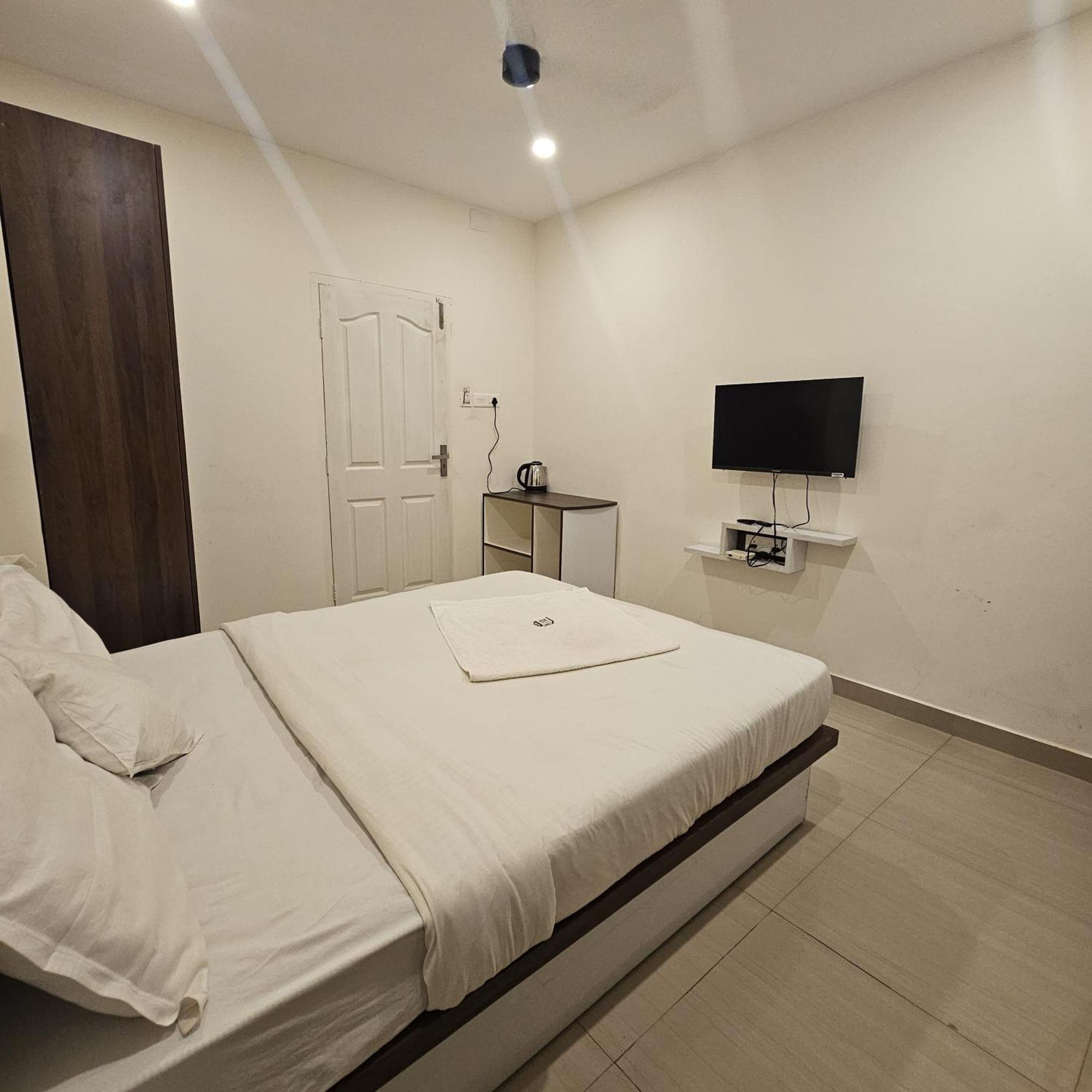 Heres Haut Residency Kochi Extérieur photo
