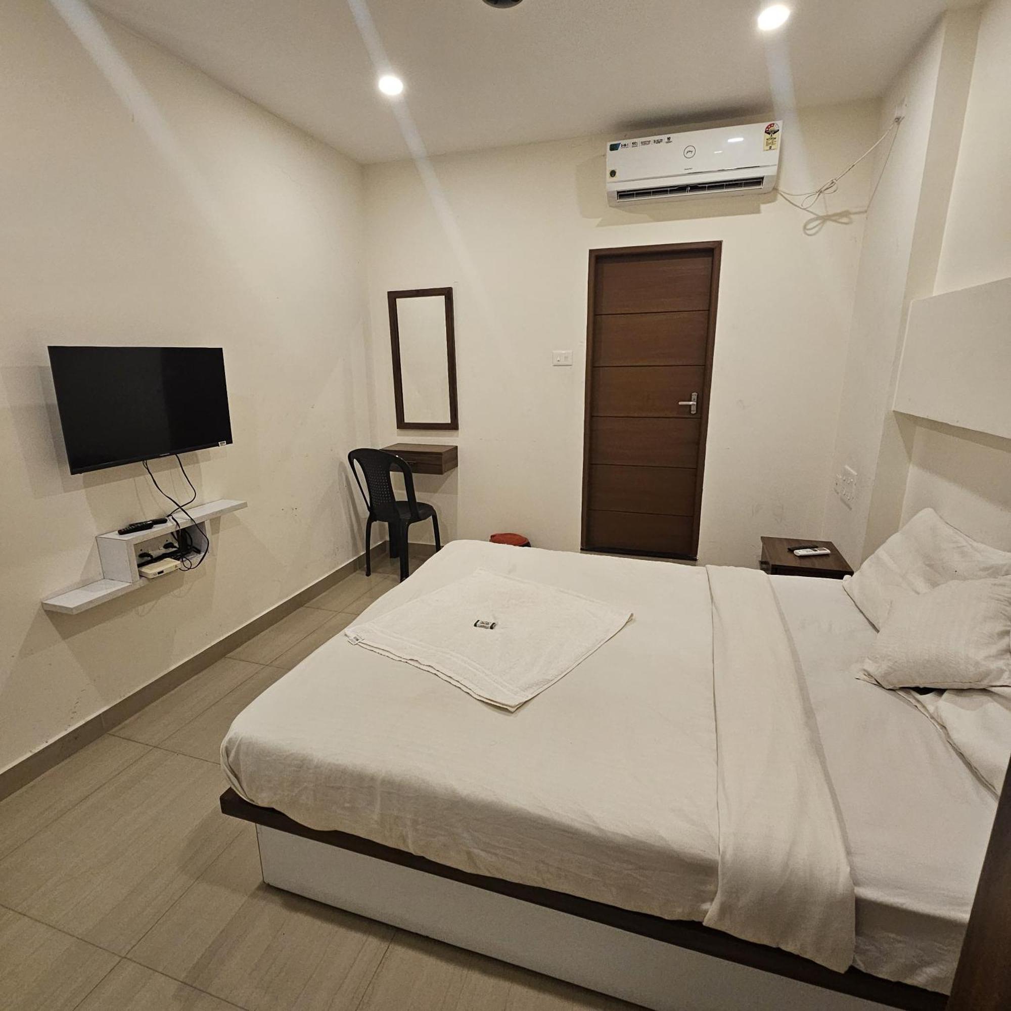 Heres Haut Residency Kochi Extérieur photo