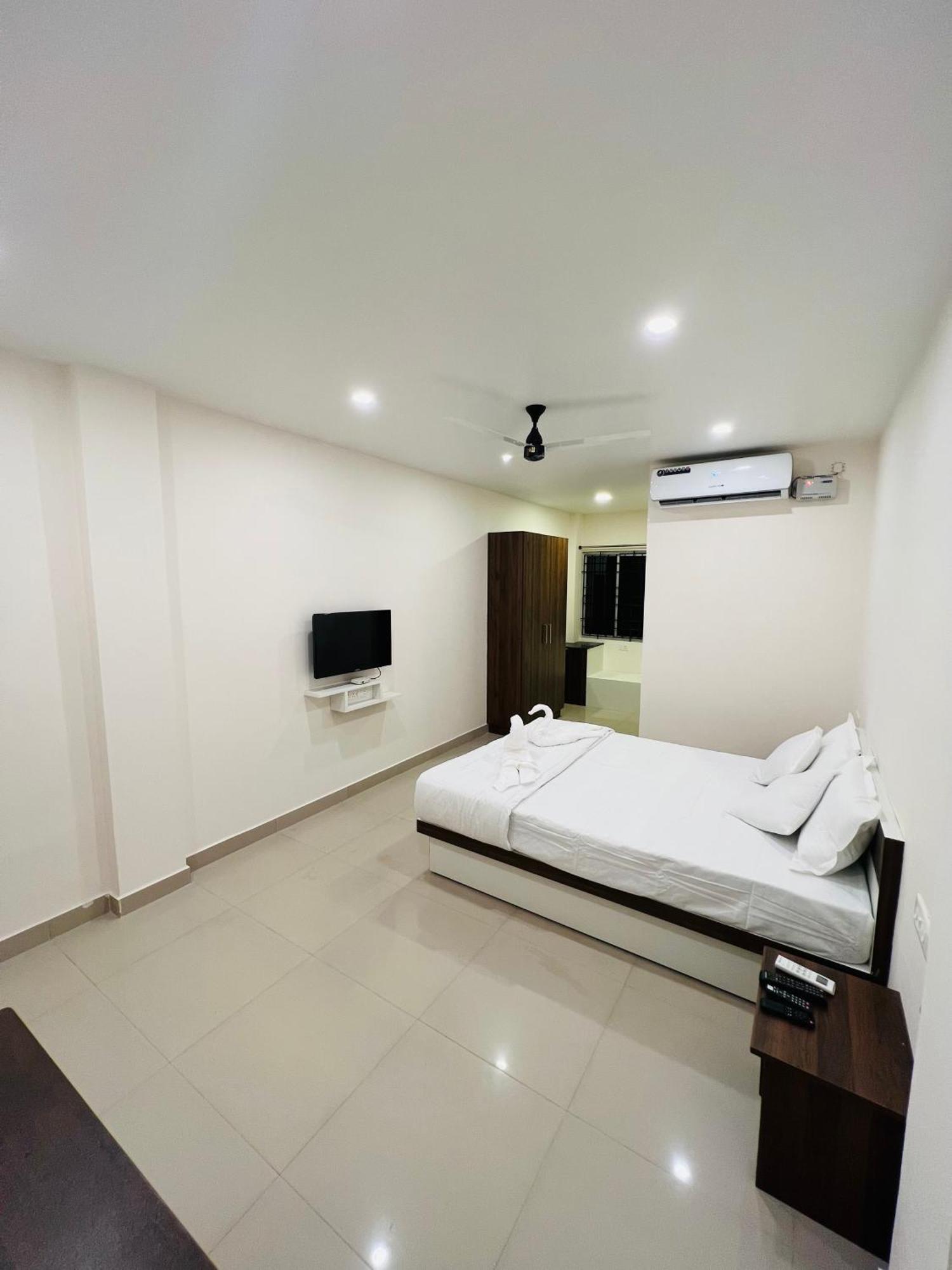 Heres Haut Residency Kochi Extérieur photo