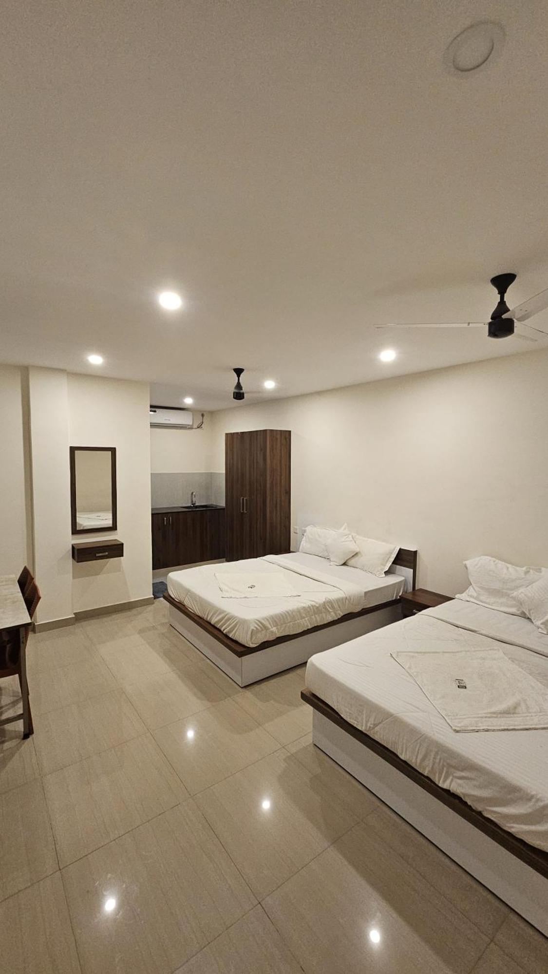 Heres Haut Residency Kochi Extérieur photo