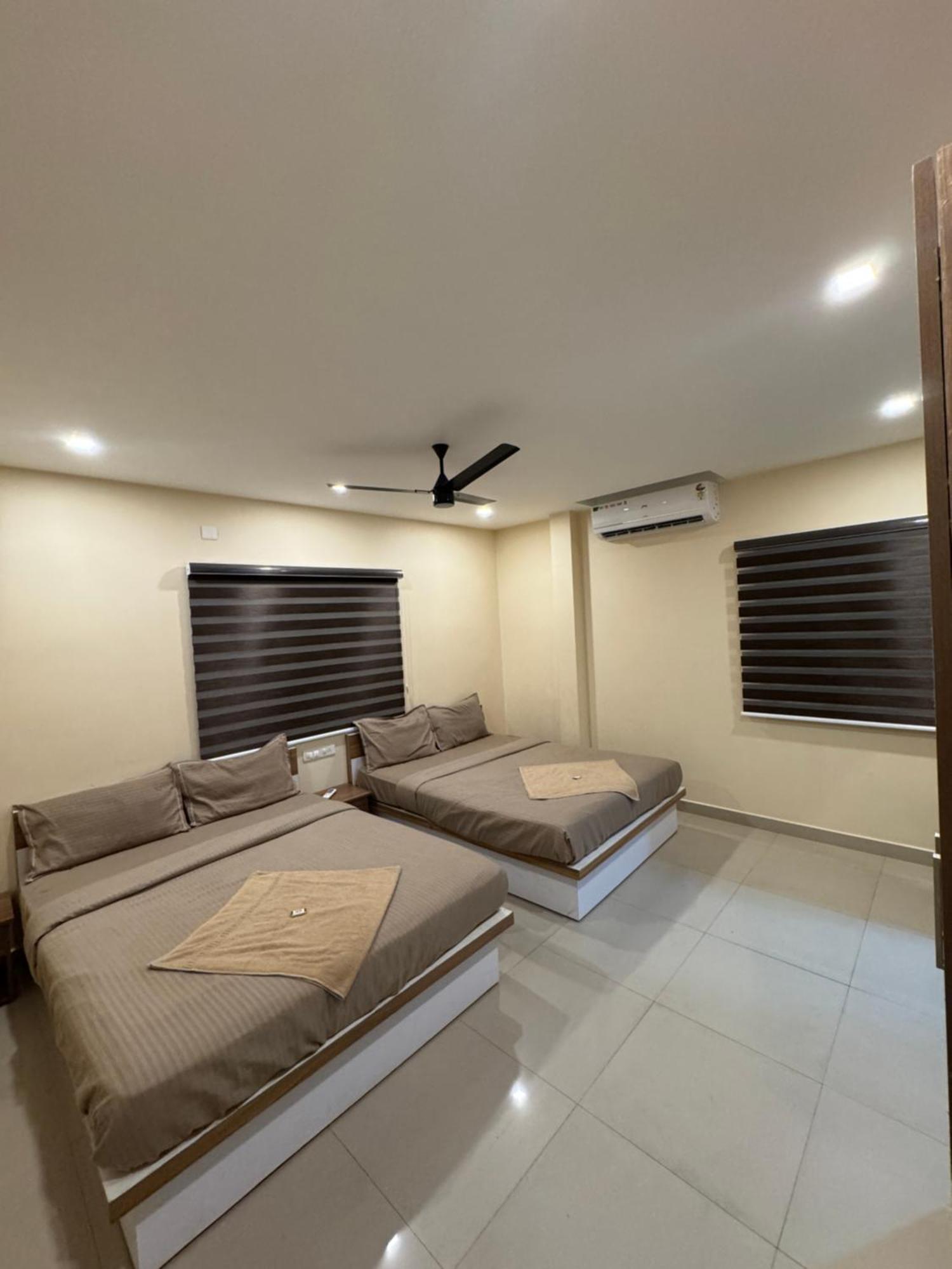 Heres Haut Residency Kochi Extérieur photo
