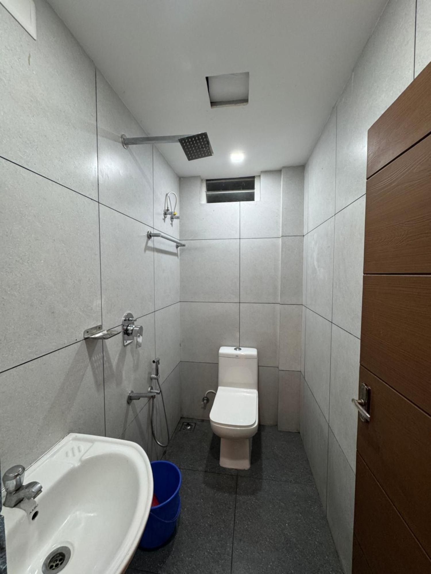 Heres Haut Residency Kochi Extérieur photo