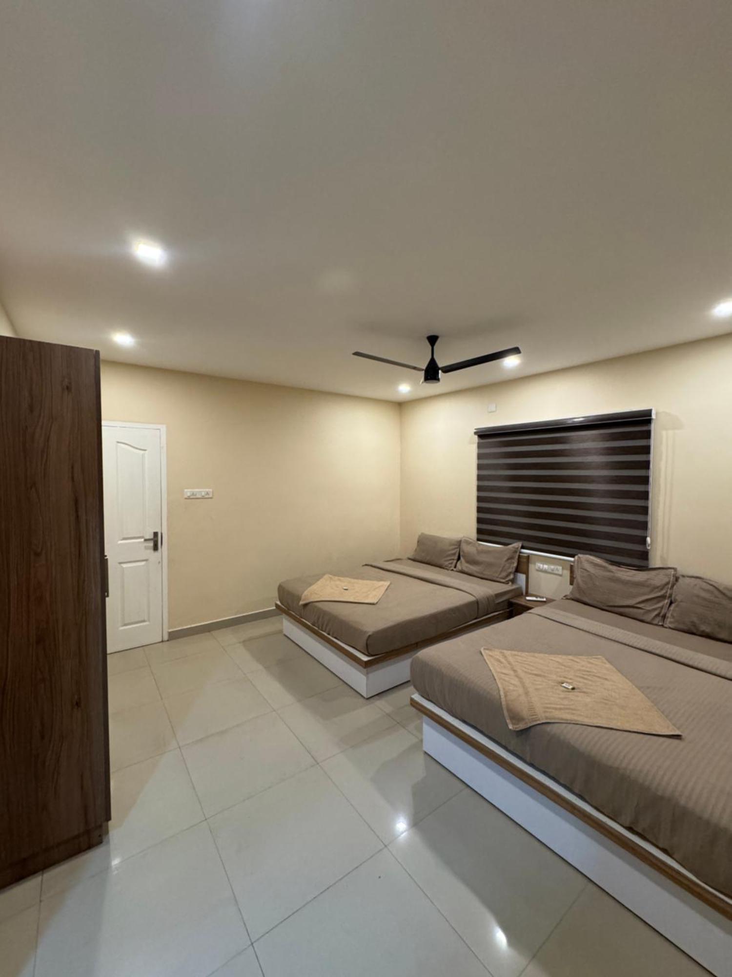 Heres Haut Residency Kochi Extérieur photo