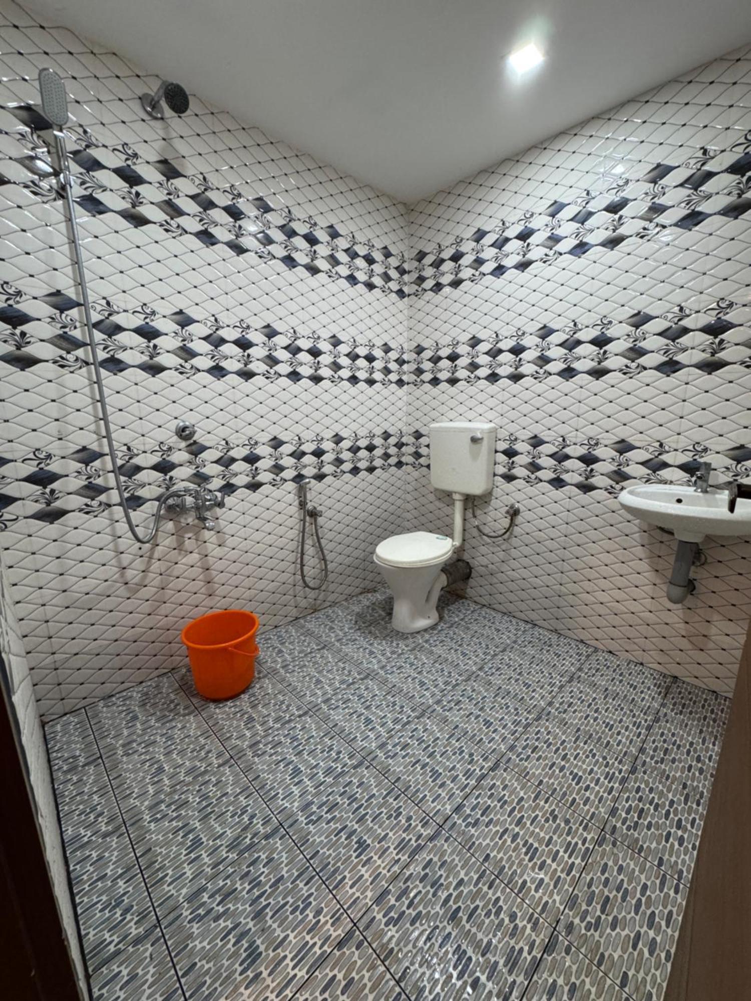 Heres Haut Residency Kochi Extérieur photo